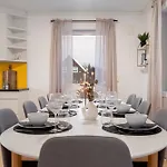 アパート Near Downtown - Large Beds - Free Parking トロムソ