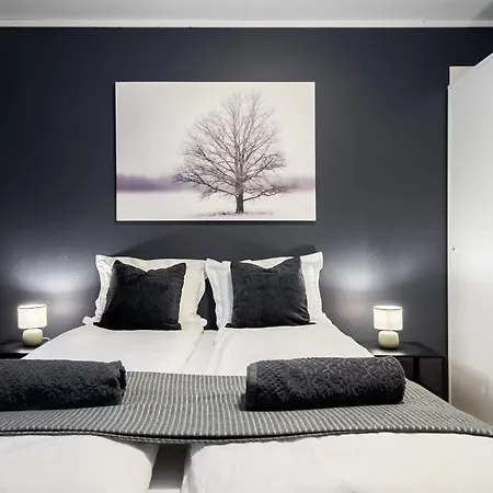 Near Downtown - Large Beds - Free Parking Appartamento Tromsø