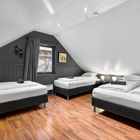 Near Downtown - Large Beds - Free Parking Appartamento