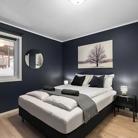 Near Downtown - Large Beds - Free Parking Apartment Tromso